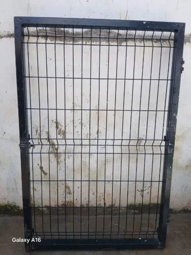 Portãozinho de Gradil medindo 1/1.5
