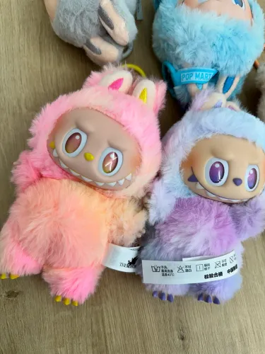 Labubu original pop mart comprados em UK ATENÇÃO A DESCRIÇÃO 
