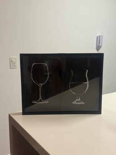 Quadro decorativo rolhas e tampinhas