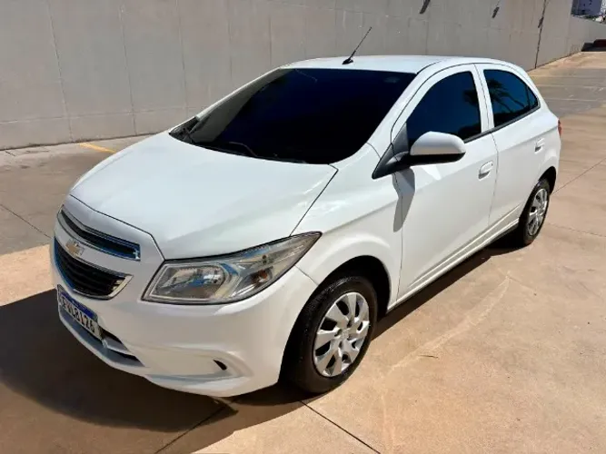 Chevrolet Onix Hatch LT 1.0 8V Flex Power Mec. 4P 2015
