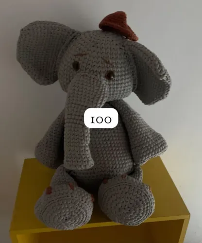 Bichinhos de crochê de 54 cm e a girafa 1 metro