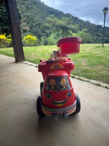 Carrinho de bombeiro