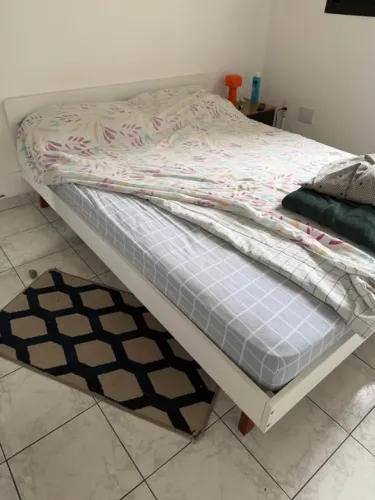 Cama de casal Tokstok + Colchão D33
