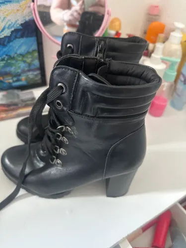 Bota nova número 36