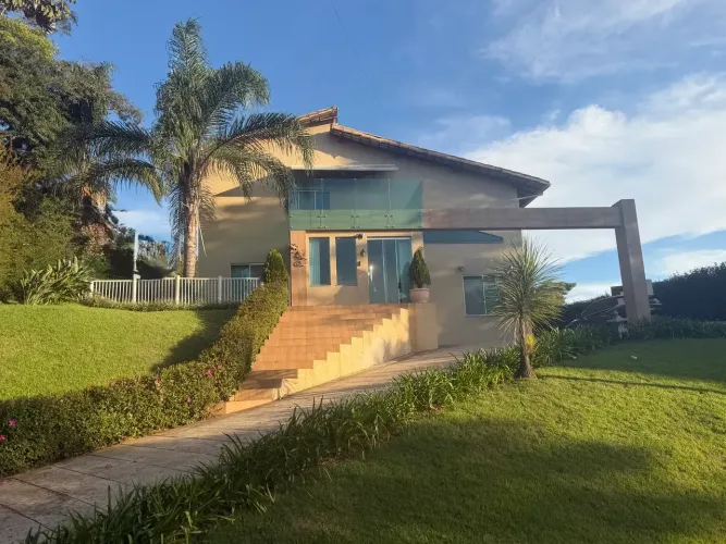 Casa de condomínio para venda com 320 metros quadrados com 5 quartos