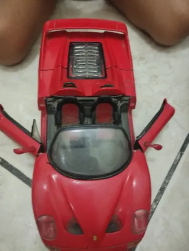 Carro Ferrari miniatura
