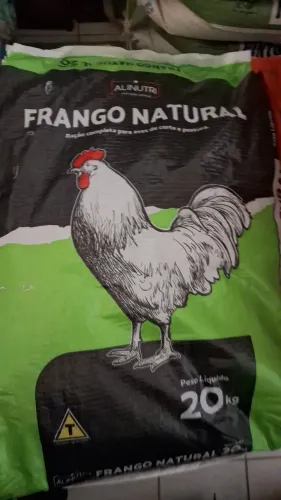 Vendo ração para galinhas engorda 20kg por 55,00
