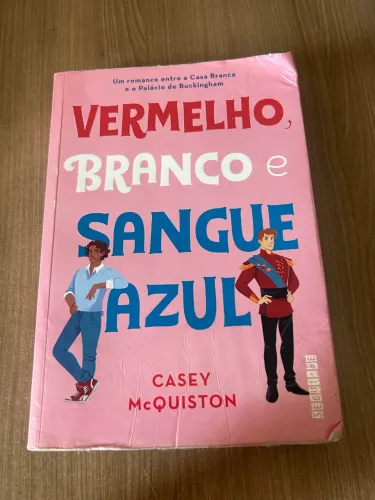 Livro ?Vermelho, branco e sangue azul?