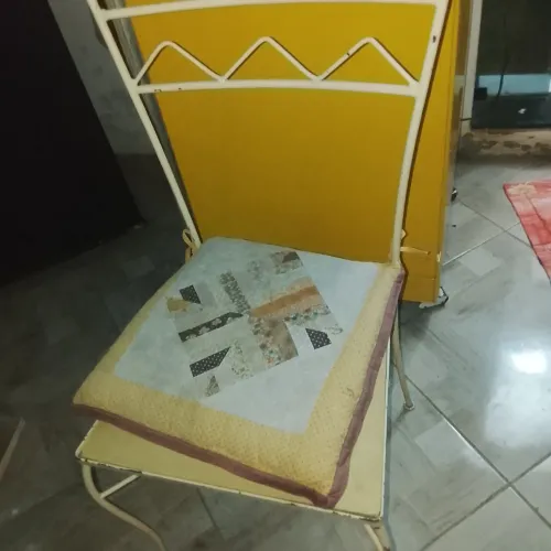Cadeira de ferro tenho 4 se ficar com mais que uma faso desconto