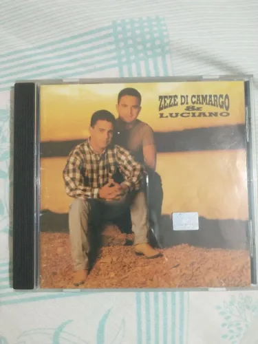 Vendo cd do Zezé original.
