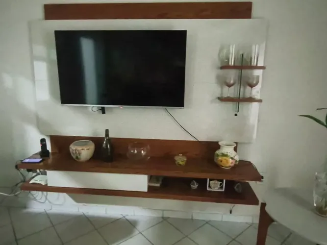 Painel pra tv off white com led