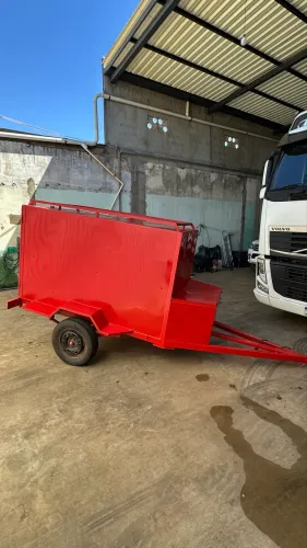 Vendo Carretinha Baú 