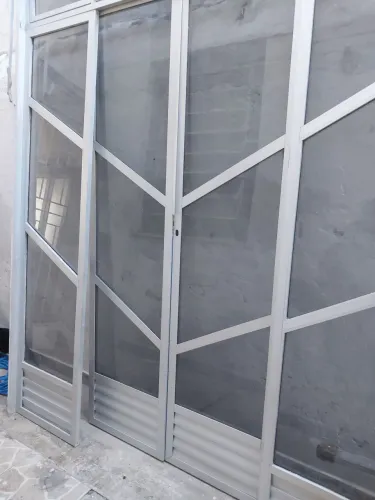 Porta aluminio