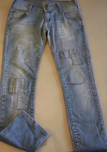 M. Officer Calça Jeans Feminina com Detalhes Patchwork - TAM 38