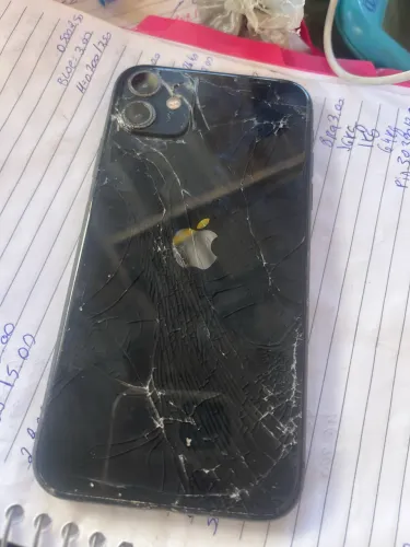 iPhone 11 sucata