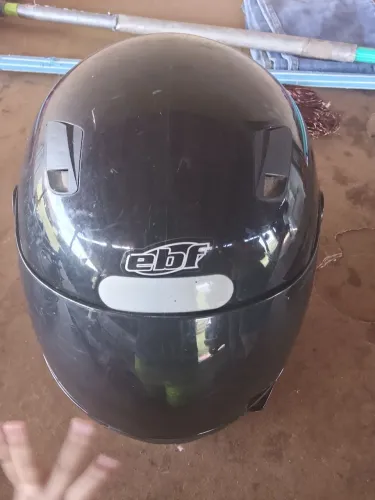 Capacete usado