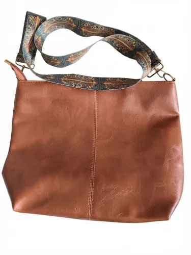 Bolsa em corino elegante cor marrom - Nova