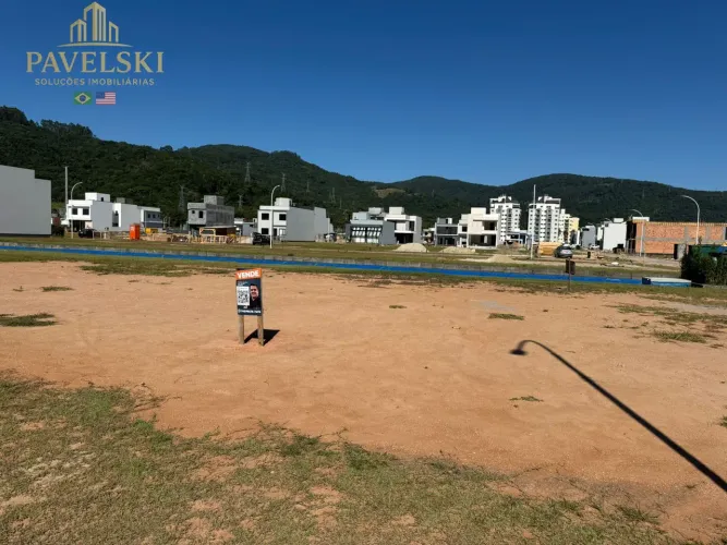 Terreno de Esquina fundo lago em Condomínio fechado - Blue Condomínio Clube / Deltville