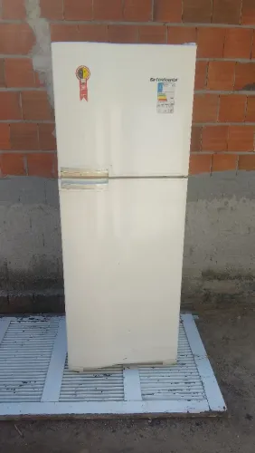 Geladeira continental 