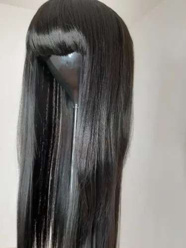 Peruca longa com franja  preta