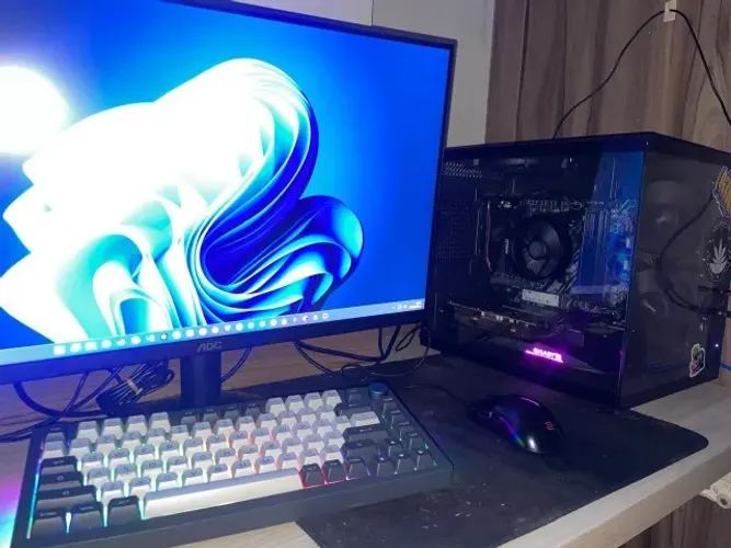 PC Gamer - Ryzen 7 5700G RX7600