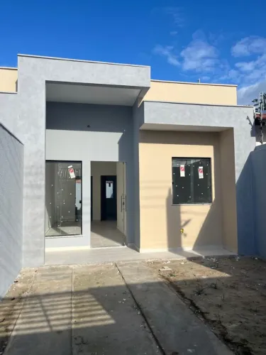 Vendo casa de 2/4 sendo uma suíte no parque da cidade