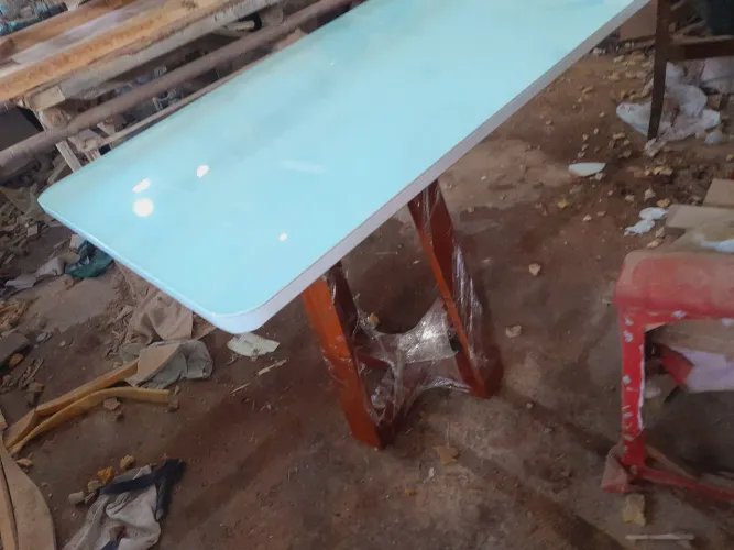Mesa de jantar laqueada