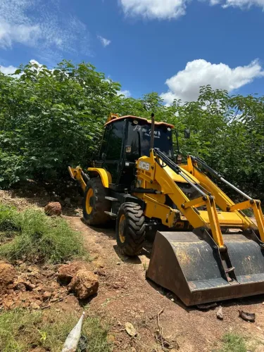 RETROESCAVADEIRA JCB 2020 3CX