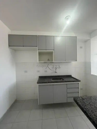 Oportunidade - Apartamento - Residencial Sinai - Jardim Colonial - 2 Dormitórios - 52m².