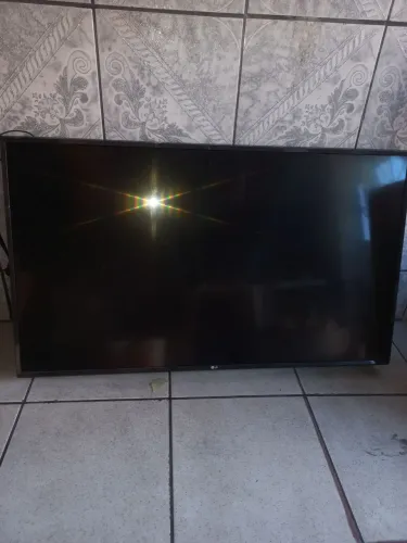 Tv 49' para conserto ou retirada de peças