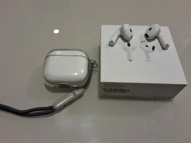 Apple AirPods 4 (garantia Apple 9 meses)