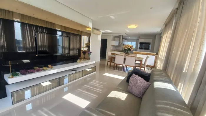 Apartamento aluguel anual 3 suítes em Pioneiros