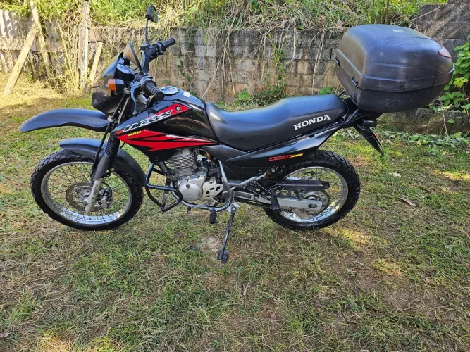 BROS 150 conservada.