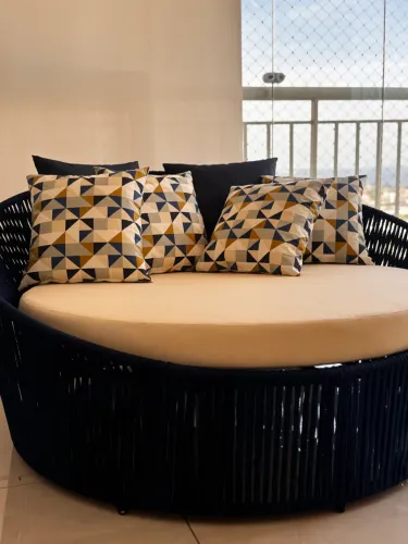 CHAISE