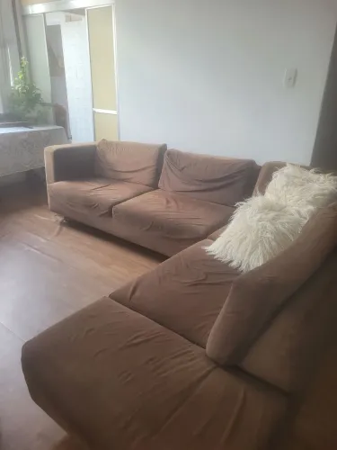 Quarto para MOÇA não fumante. RUA FELIPE SCHIMIDT -CENTRO- FLORIANÓPOLIS.