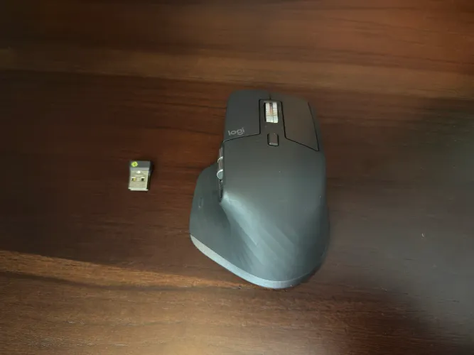 Mouse Mx master 3s 1 ano de uso