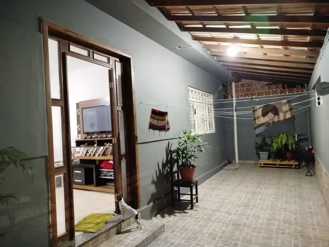 Casa poucos minutos do shopping/Ótimo Acesso centro da cidade !!!319.900.00