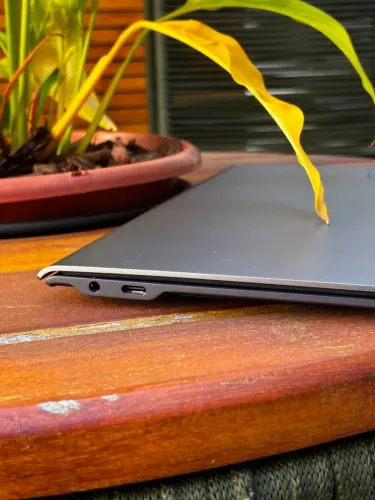 Samsung Galaxy Book S | Core i5 | 8GB RAM | 256GB SSD | Touch Screen | Ultra Fino