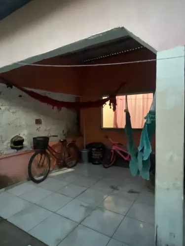 VENDO UMA CASA