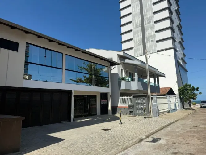 Sala comercial de 30m² na praia do Tabuleiro - locação por R$ 1.800/mês Barra Velha/SC