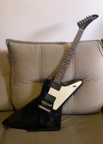 Epiphone Explorer captadores EMG 81 e Gibson + softcase SKB