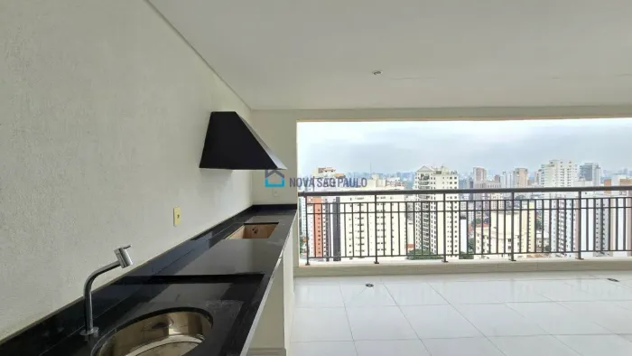 Amplo apartamento novo (5 anos de garantia) contra piso, terraço gourmet churrasqueira na