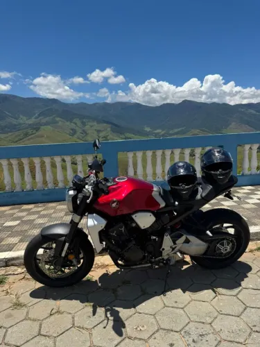 HONDA CB 1000R