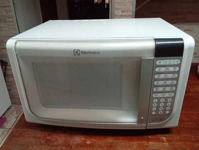 Microondas Eletrolux 21L