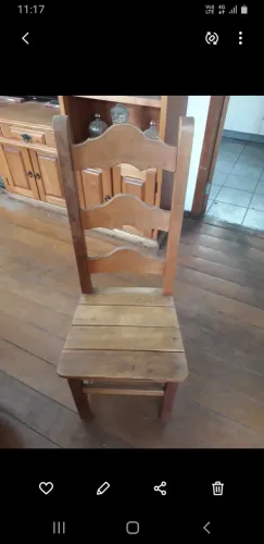 Cadeira de madeira maciça pesada