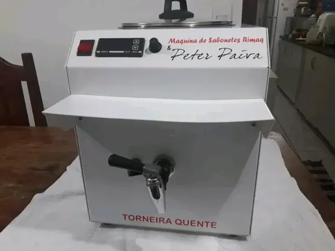 Máquina de produzir sabonetes usada