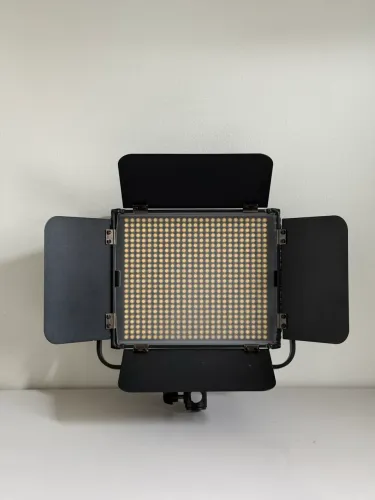 Iluminador de Led Greika