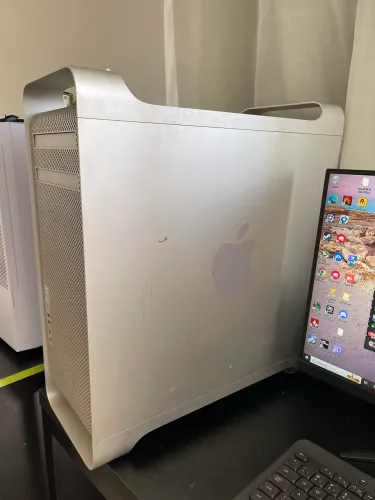 MacPro5,1 - Workstation Apple 
