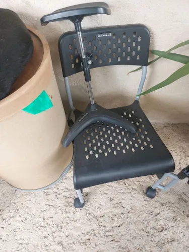 Apoio de pé e cadeira de manicure