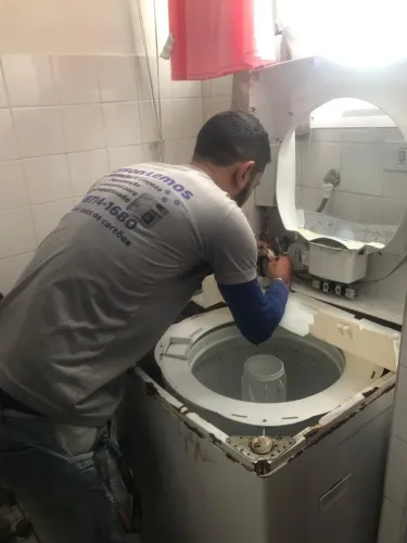 Conserto de máquinas de lavar em geral refrigeração e etc